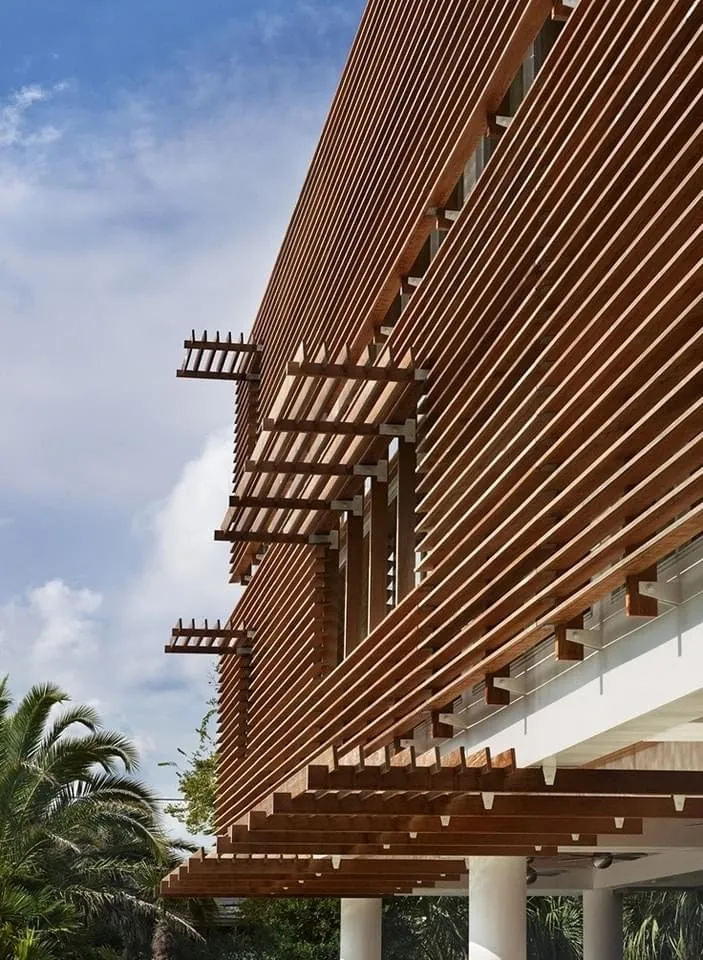 Architectural horizontal aluminium louvers